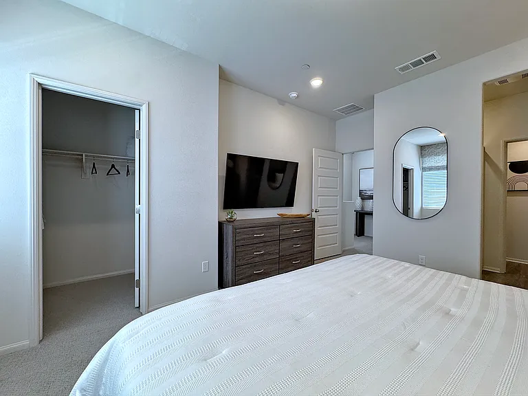 2729 Erebus Ct — Photo 12