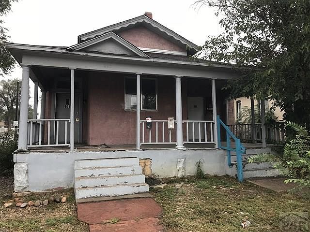 1st image of 901 E 4th St