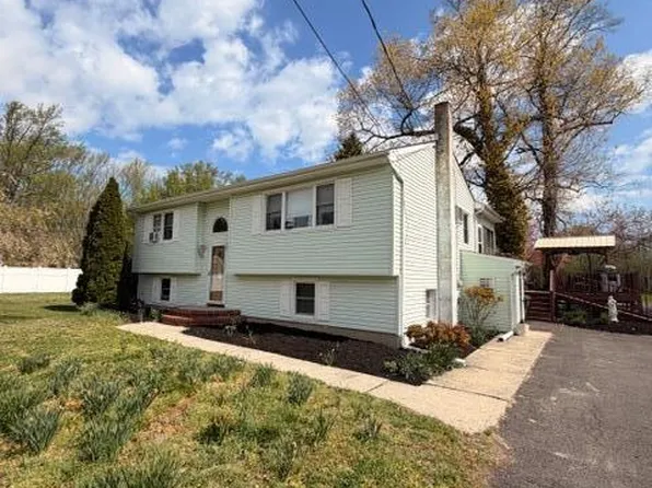 69 Hockamick Road, Cookstown, NJ 08511
