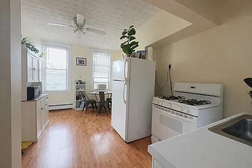 526 Adams St #3N Photo 1