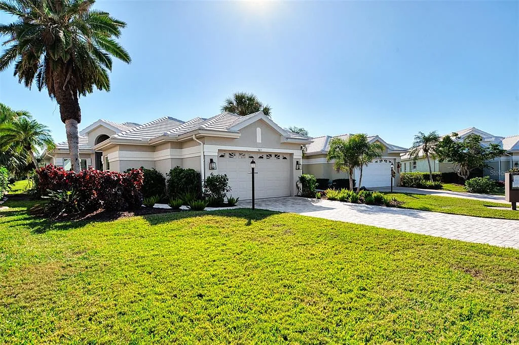 3 bed, 2.0 bath, 1926 sqft, $8,500 — Photo 3