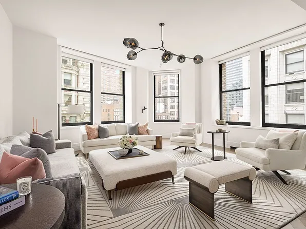 212 5th Ave #14B, New York, NY 10010