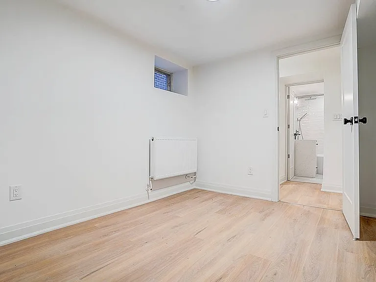 75 Kendal Ave #BASEMENT — Photo 16