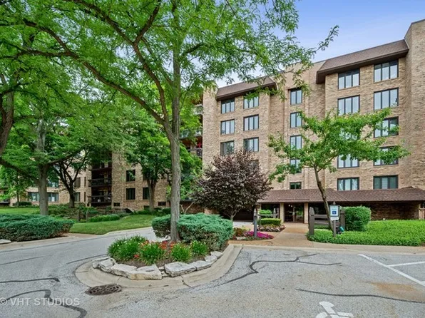 1771 Mission Hills Rd APT 115, Northbrook, IL 60062