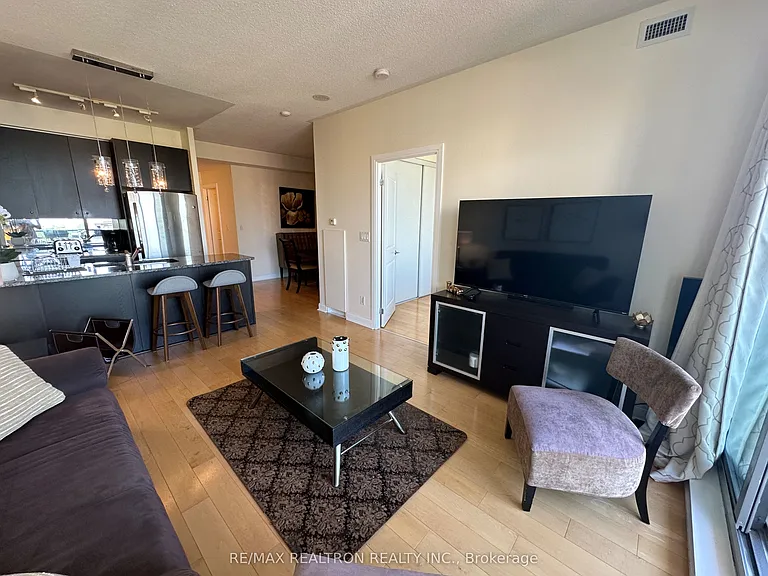 18 Yorkville Ave #1601 — Photo 17