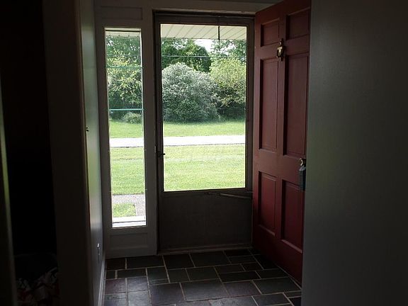 4th image of 56 Lynwood Dr