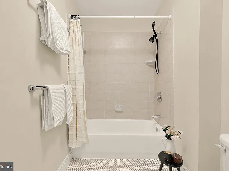 1017 Monroe St NW #2 — Photo 28