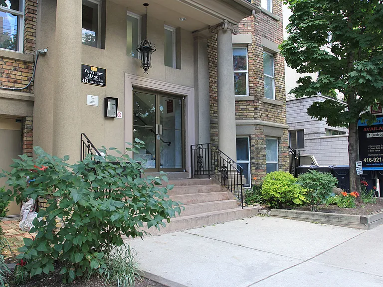 414 Jarvis St — Photo 19