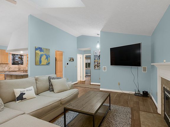 2nd image of 2243 E Timberlane Dr