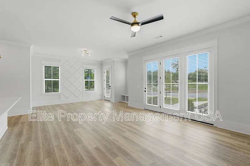 3 bed, 2.5 bath, 2076 sqft, $2,900 — Photo 4