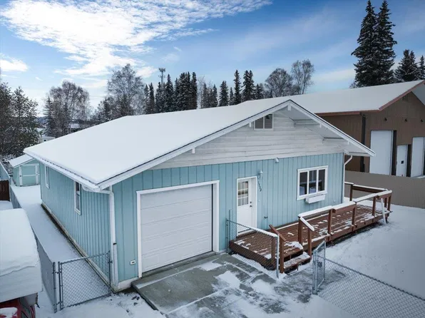 1732 Cottonwood St, Fairbanks, AK 99709