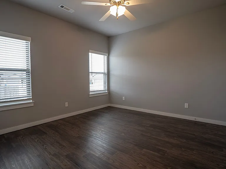 1922 Booker Cir — Photo 12