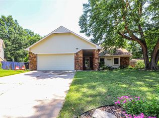 1505 W Oakridge Ct, Broken Arrow, OK 74012