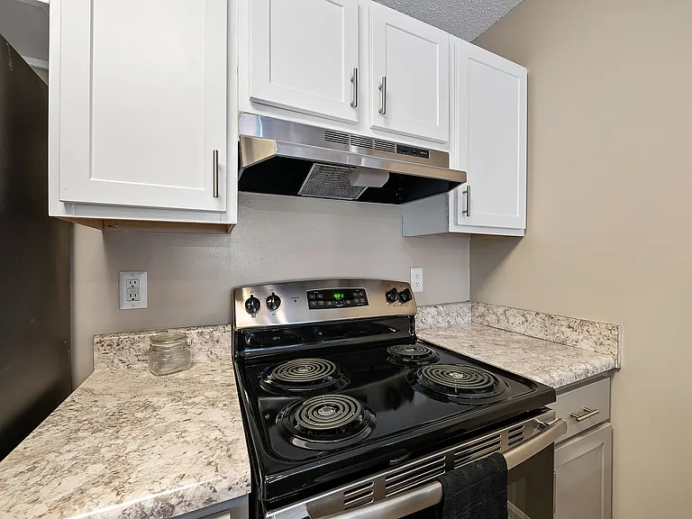 Concord Apartments — Photo 32
