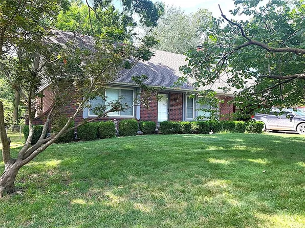 1705 NW Willow Cir, Blue Springs, MO 64014