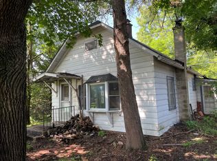 702 Richards St, Geneva, IL 60134