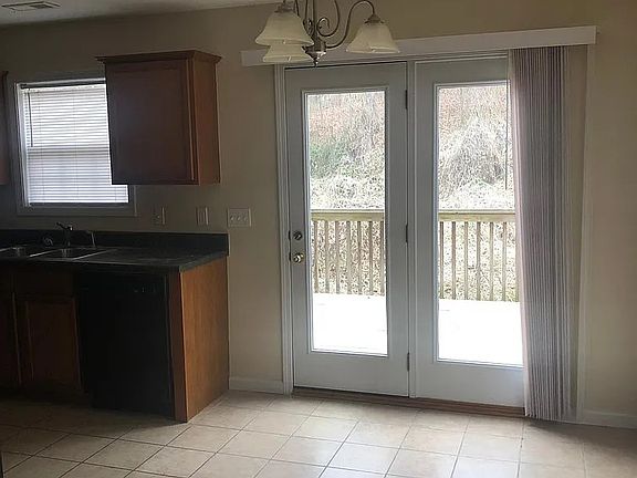 4th image of 7616 Chatham Cir Unit 10
