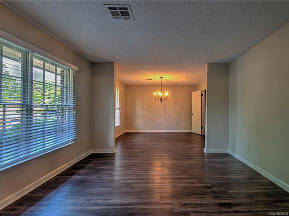 4th image of 412 Melanie Dr