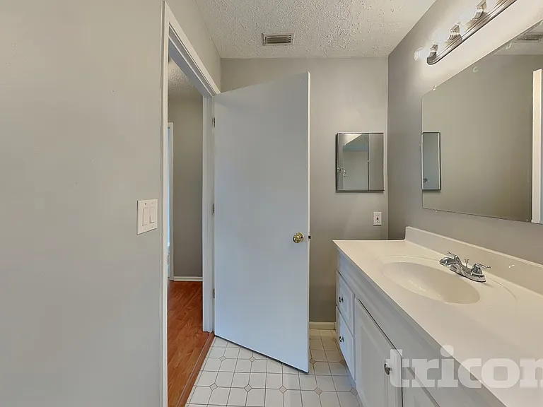6835 67th Street Cir E — Photo 13