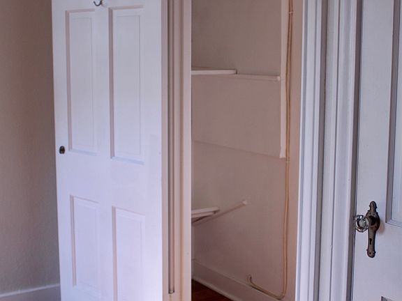 4th image of 135 Katherine Ct APT 1
