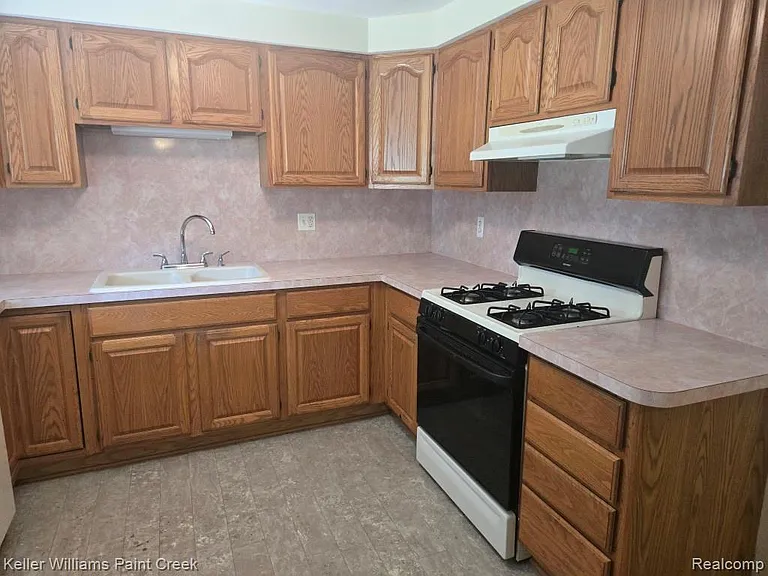 1460 Gravel Ridge Dr — Photo 8