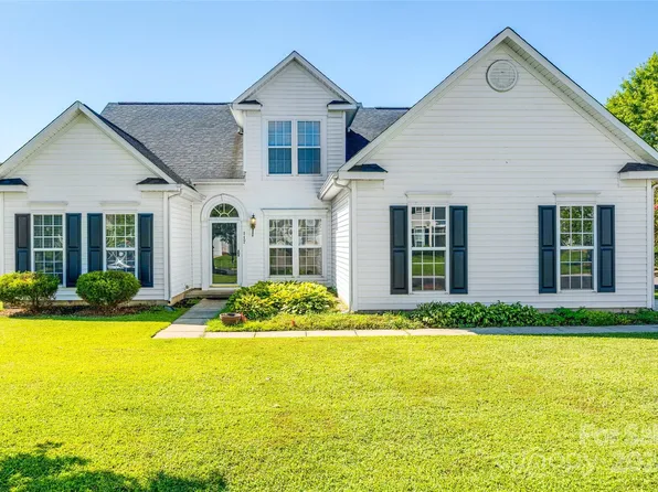 117 Barrington Dr, Mount Holly, NC 28120