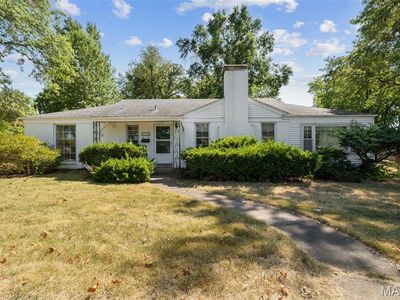 8312 Old Bonhomme Rd, Saint Louis, MO, 63132