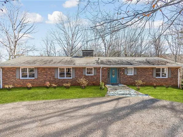 318 1st St, Bowdon, GA 30108