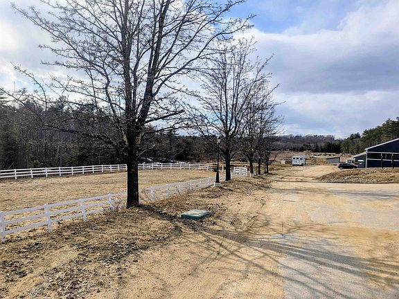 3rd image of 40 Dunbarton Center Road