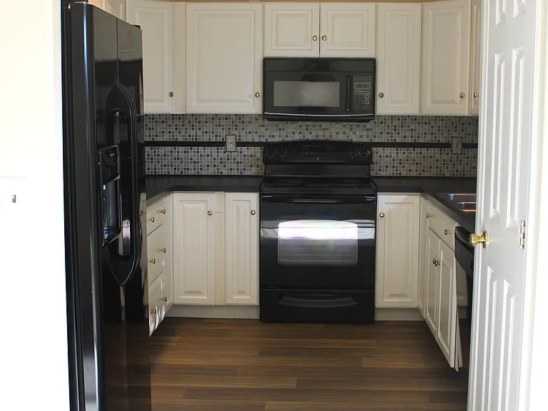 1497 Trisha Way — Photo 3