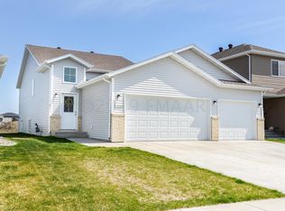 5437 Justice Dr S, Fargo, ND 58104