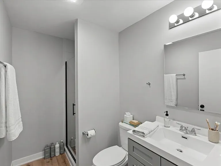 1000 Orchard Luxury Apartments — Photo 21