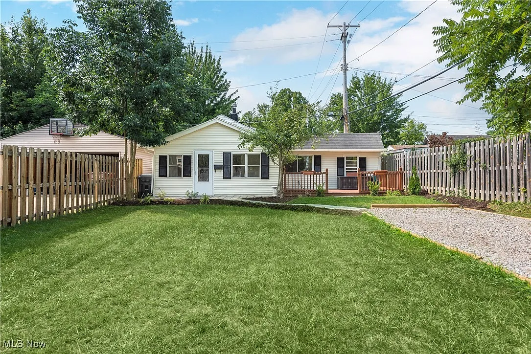 20969 Stanford Ave photo 1
