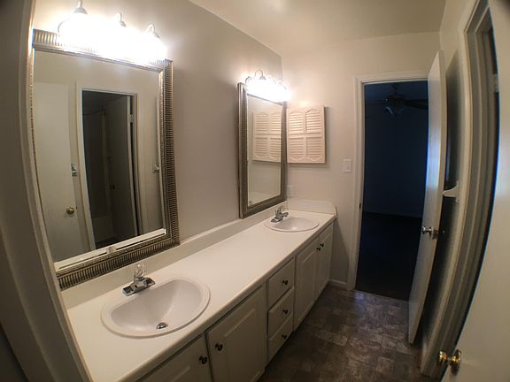5th image of 389 Jury Ln Unit B