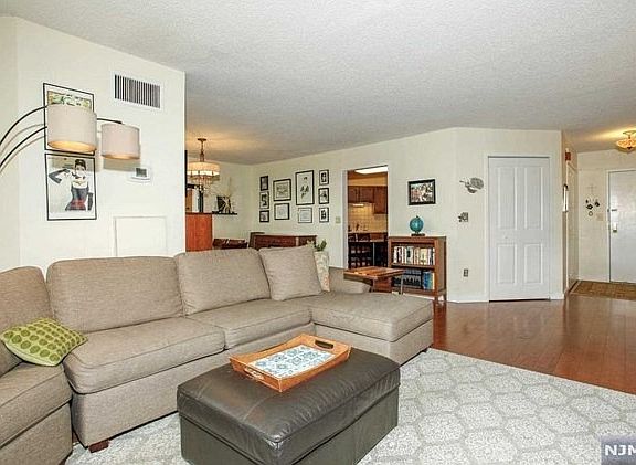 Additional Living Room