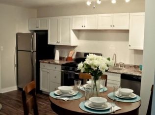 Historic District Modern Apartment, Evansville, IN 47713