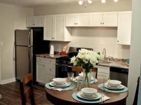 Historic District Modern Apartment