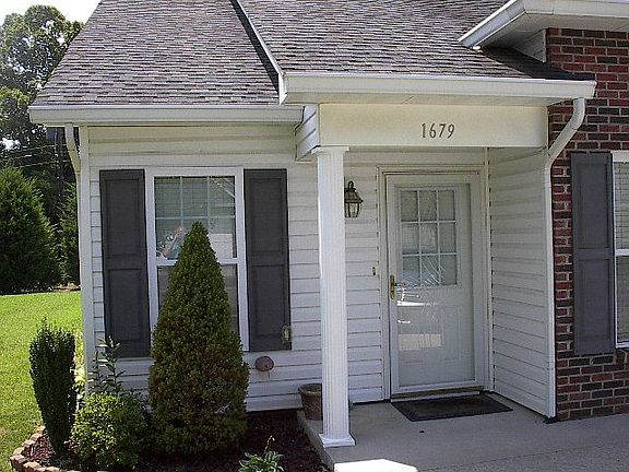 3rd image of 1679 Golden Cedar Ln