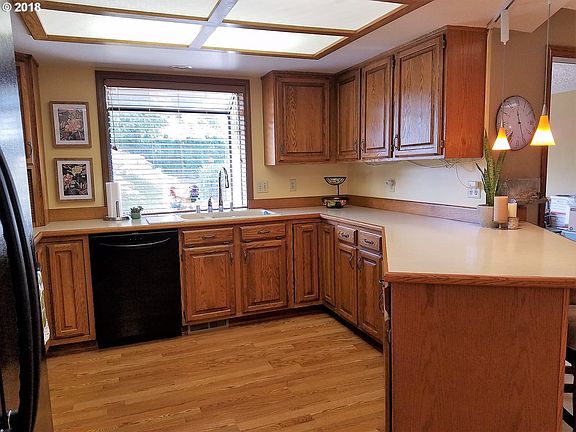 5th image of 14903 SE McGillivray Blvd