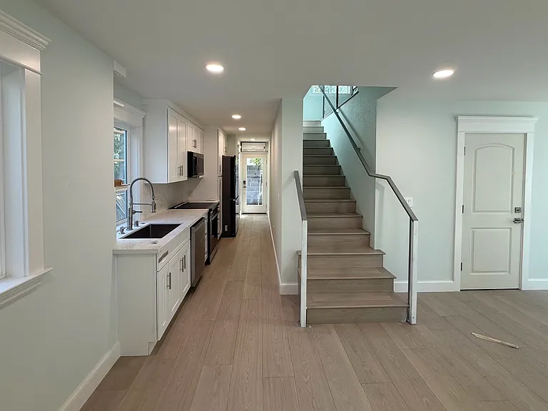 844 Bellomy St — Photo 4