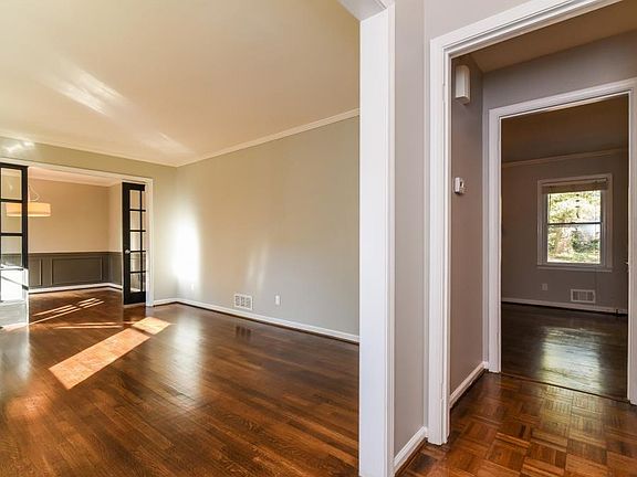 2nd image of 3017 Saint Helena Dr