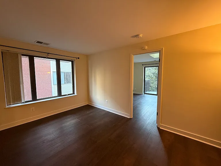 1020 N Stafford St #312 — Photo 3
