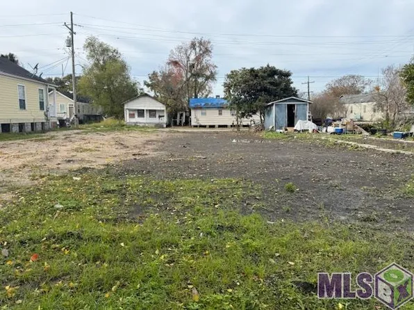 8926 Cohn St, New Orleans, LA 70118