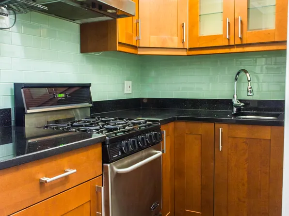 310 West 18th Street 4A image 2 of 6