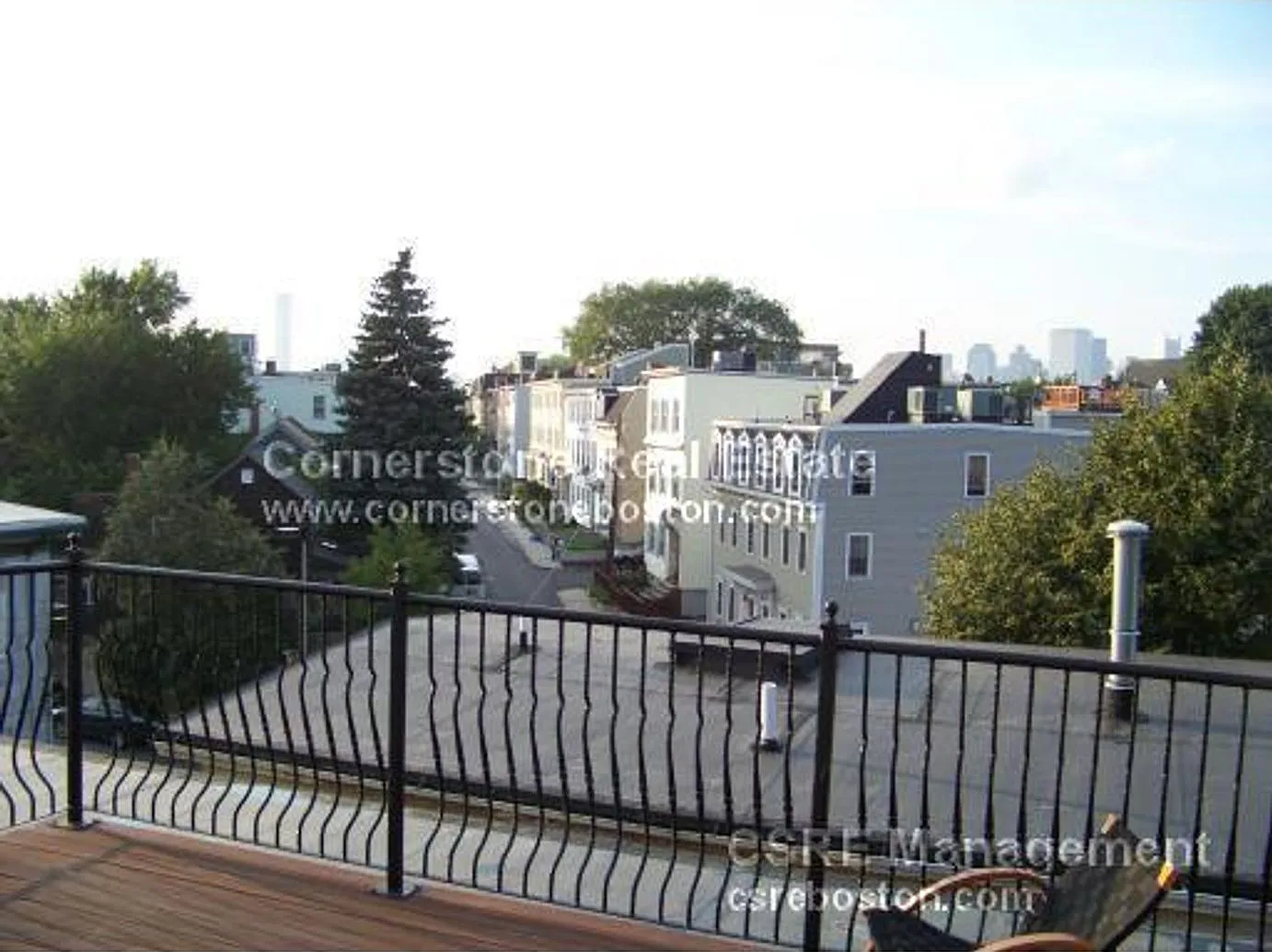 Large 2 bed in Southie — Photo 2