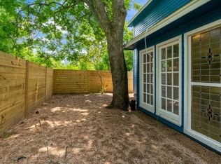 204 E Houston St #B, Highlands, TX 77562