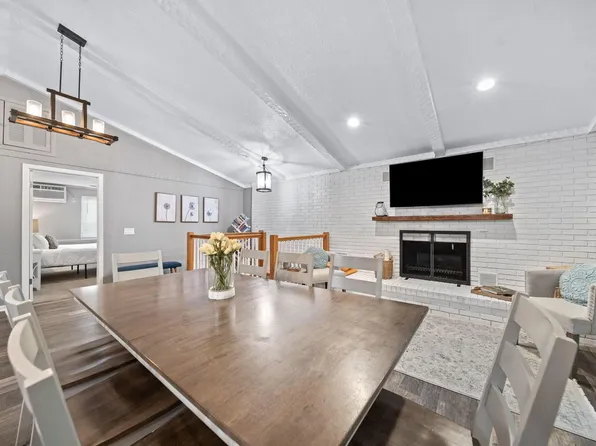 1257 Apple Valley Dr, Howard, OH 43028