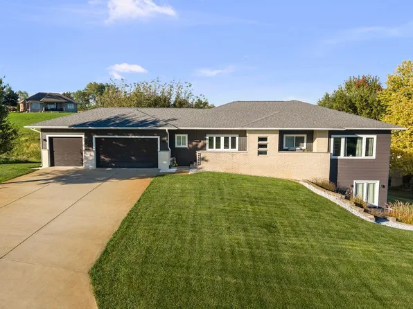 27086 238th St, Le Claire, IA 52753