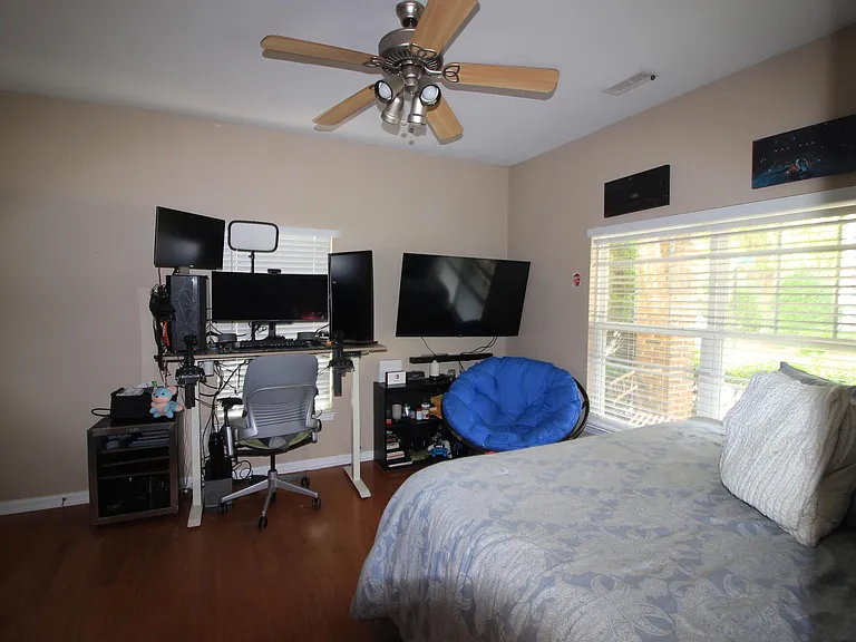 317 Kinellan Ln — Photo 5