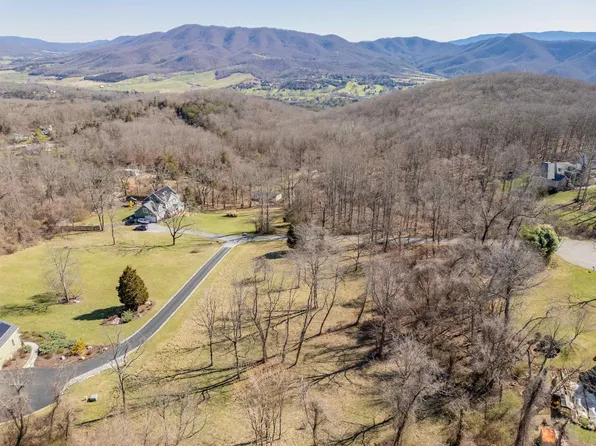 1565 Nicholas Way, Blacksburg, VA 24060